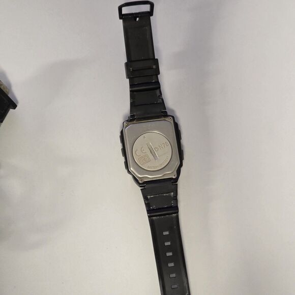 Casio Wrist Camera digital watch WQV-1 and Infrared Reader main image 10